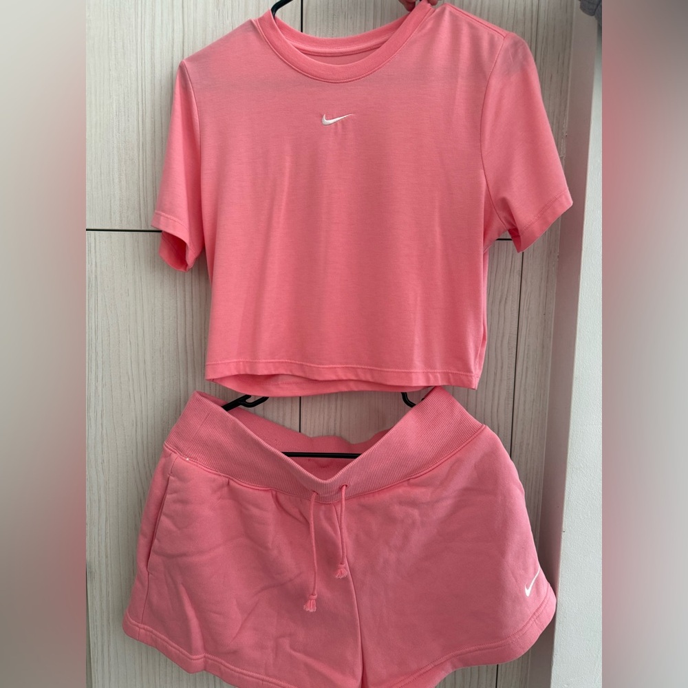 Nike Slim Fit Crop Short Sleeve & Phoenix Fleece Shorts